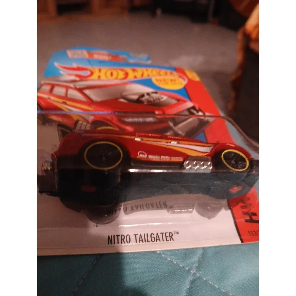 Hot Wheels 2015 HW Race Nitro Tailgater MOC